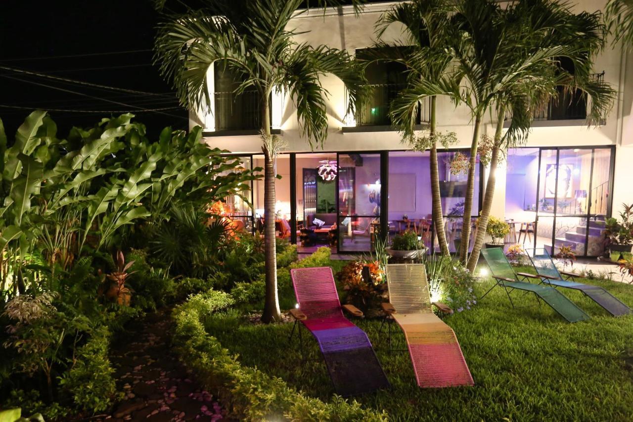 מלון בקאלאר Casa Chukum מראה חיצוני תמונה The garden at the hotel