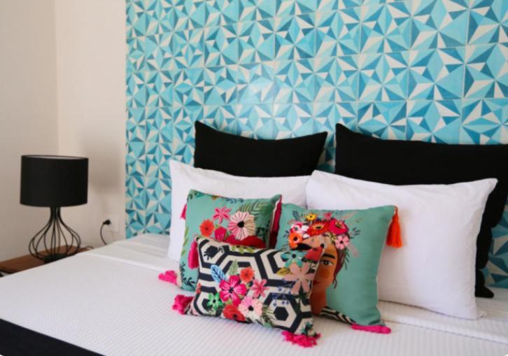 מלון בקאלאר Casa Chukum מראה חיצוני תמונה A bed with cushions