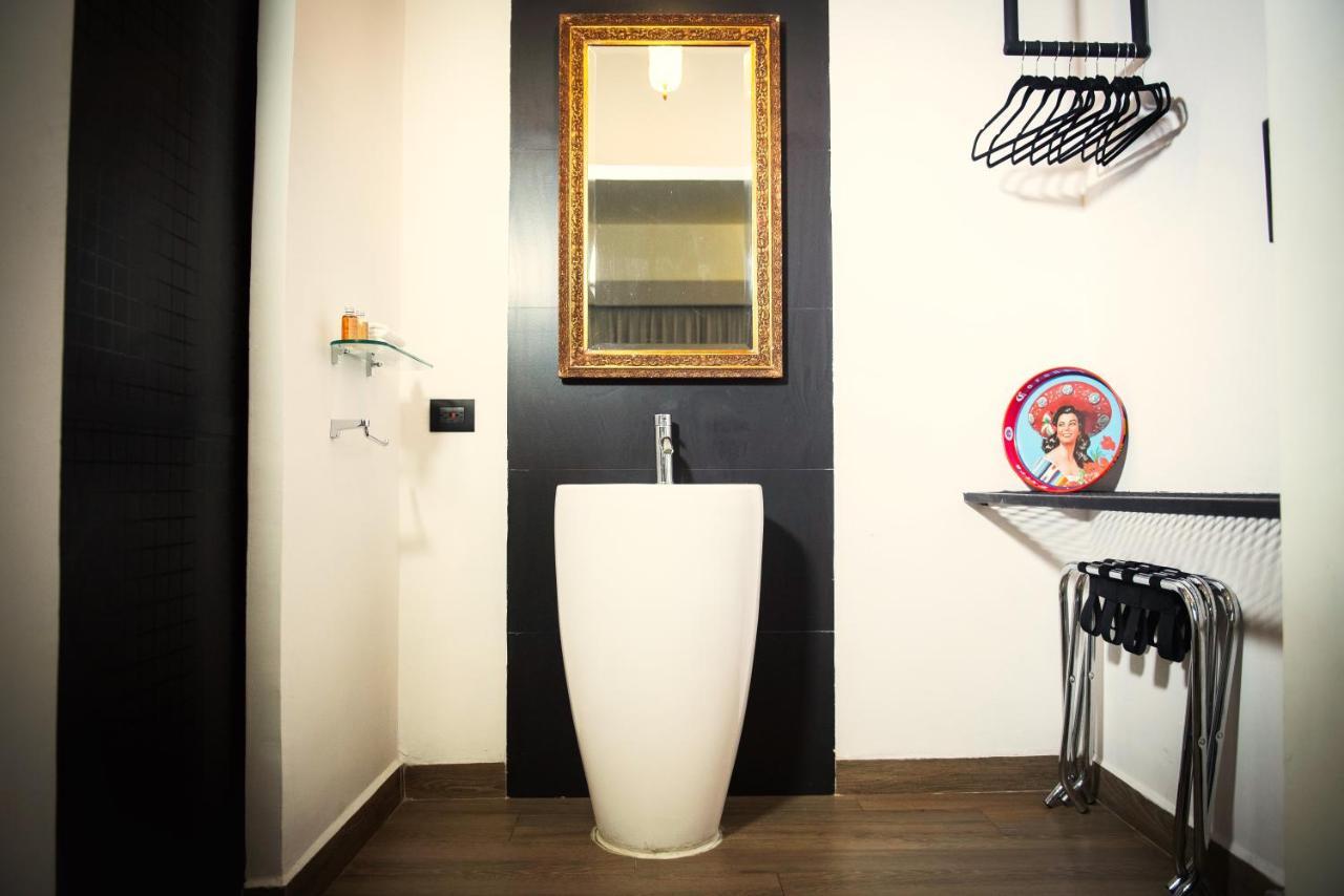 מלון בקאלאר Casa Chukum מראה חיצוני תמונה A freestanding sink